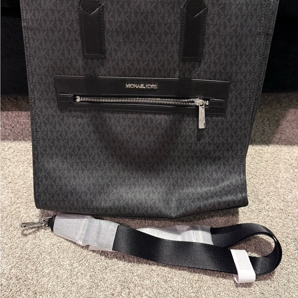 Michael Kors Handbags - NWT Michael Kors Black and Gray Messenger Bag with crossbody strap!